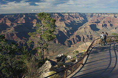 AZ: Northern Arizona Region, Coconino County, Grand Canyon Area, Grand Canyon National Park, South Rim, Mather Point, Paved footpath, overlook along the canyon rim [Ask for #275.052.]