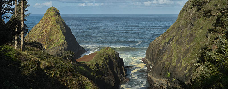 OR: South Coast Region, Lane County, Pacific Coast, Cape Perpetua Area, Heceta Head, Sea cliffs and spires beneath Heceta Head [Ask for #278.078.]