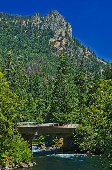 OR: Southern Cascade Range Region, Douglas County, Cascades West Slope, North Umpqua Valley, Hwy 138 Corridor, View across the North Umpqua River towards Eagle Rock and OR 138 bridge, from Mountain Lake Rd [Ask for #279.147.]